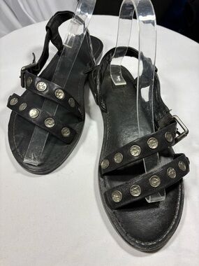 Frye Women's Morgan Hammered Stud
Sandal Black Leather Sz 10M